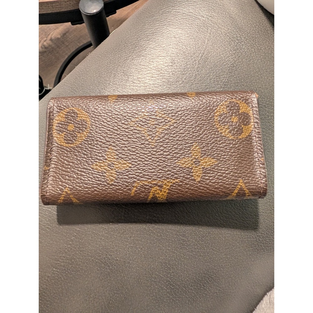 Louis Vuitton Monogram 4‑Key Holder Case Authentic Chipped - Picture 12 of 13